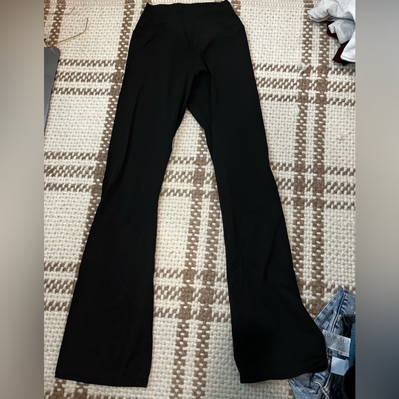 Crossover Flare Leggings - Picture 2 of 2